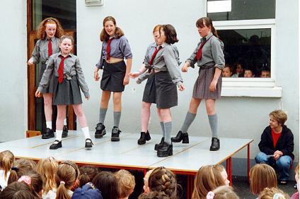 1046.  Telethon Concert at National School