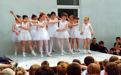 1047.  Telethon Concert - Young Ballerinas